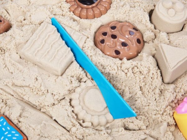 Kinetic sand with sandbox and moulds